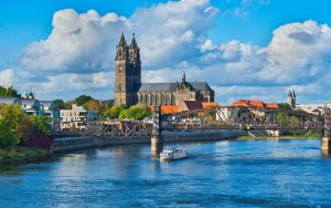 Magdeburg ist eine lebendige Kulturstadt und präsentiert sich im Bereich Tourismus, Sport und Freizeit mit einem facettenreichen Angebot. In unseren frisch renovierten Räumen am Nicolaiplatz unterstützen wir seit 2019 mit unserem bewährten Konzept Menschen in unterschiedlichsten Lebenssituationen.